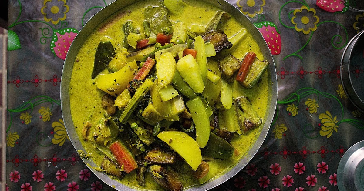 Bengali Shukto (Mixed Vegetable Curry)